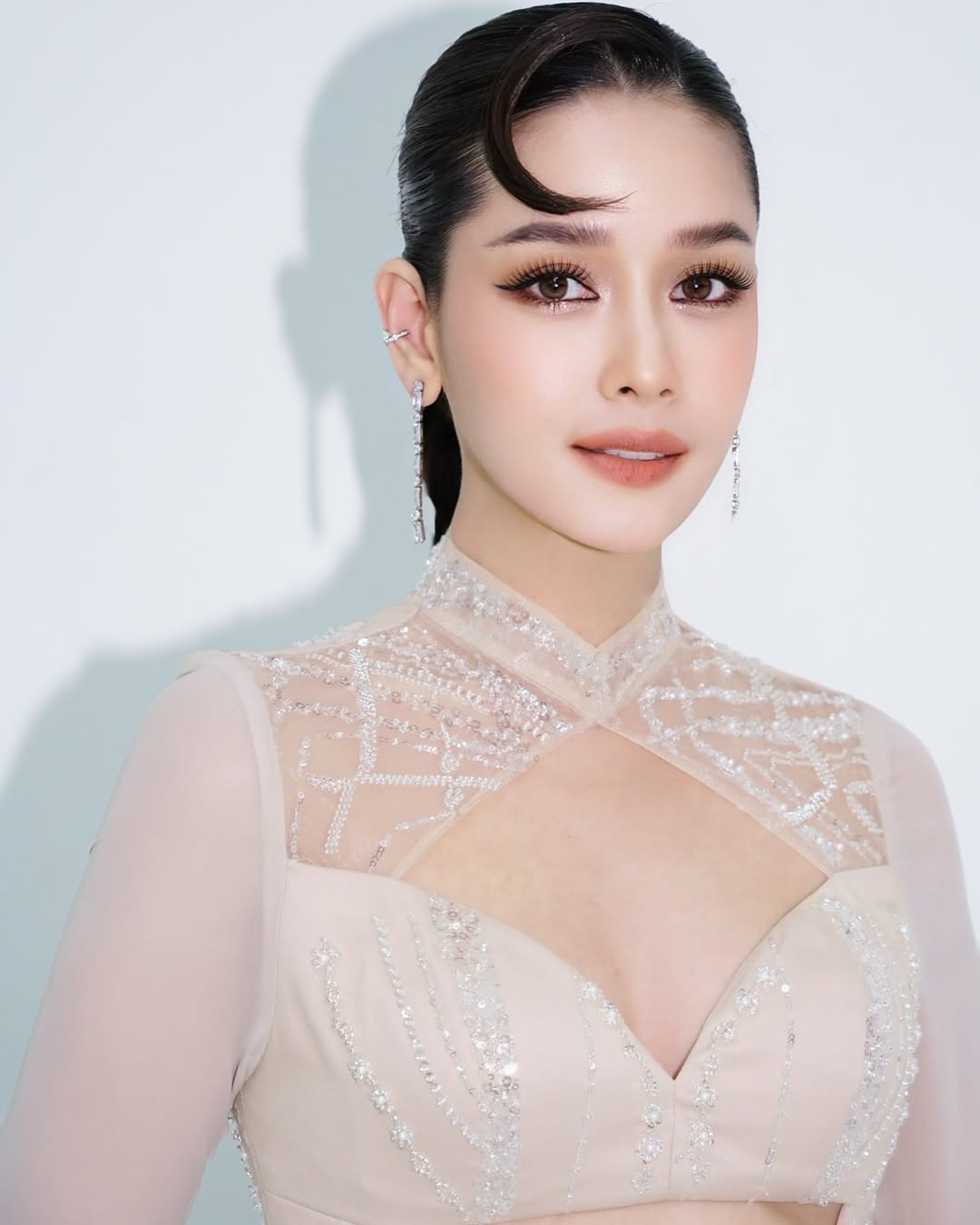 โม - อมีนา พินิจ