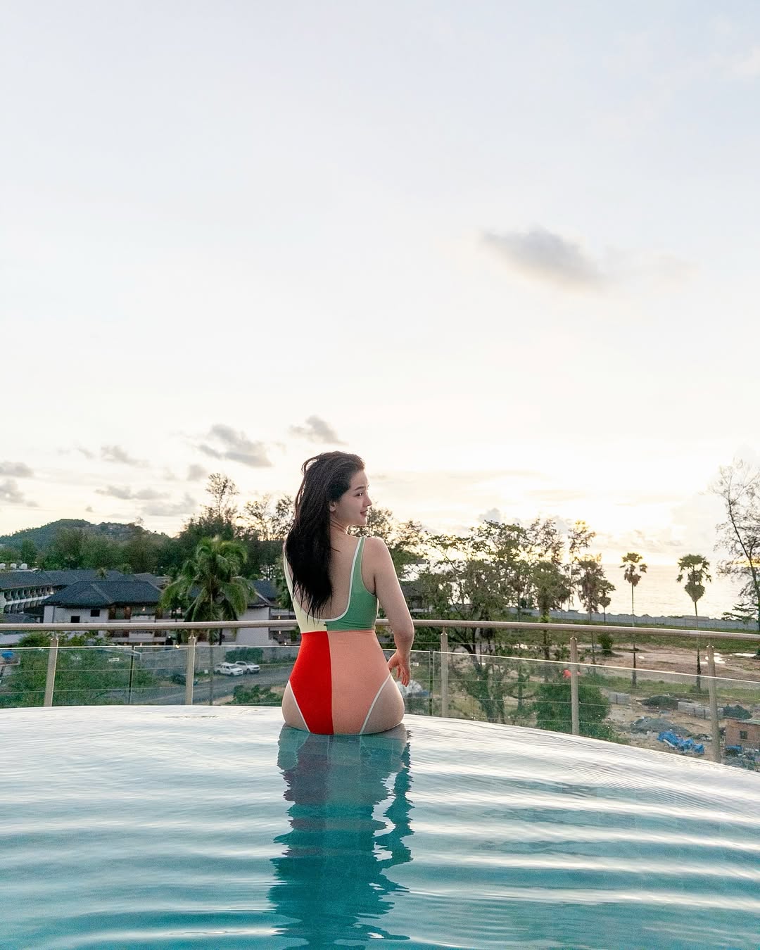 โม - อมีนา พินิจ