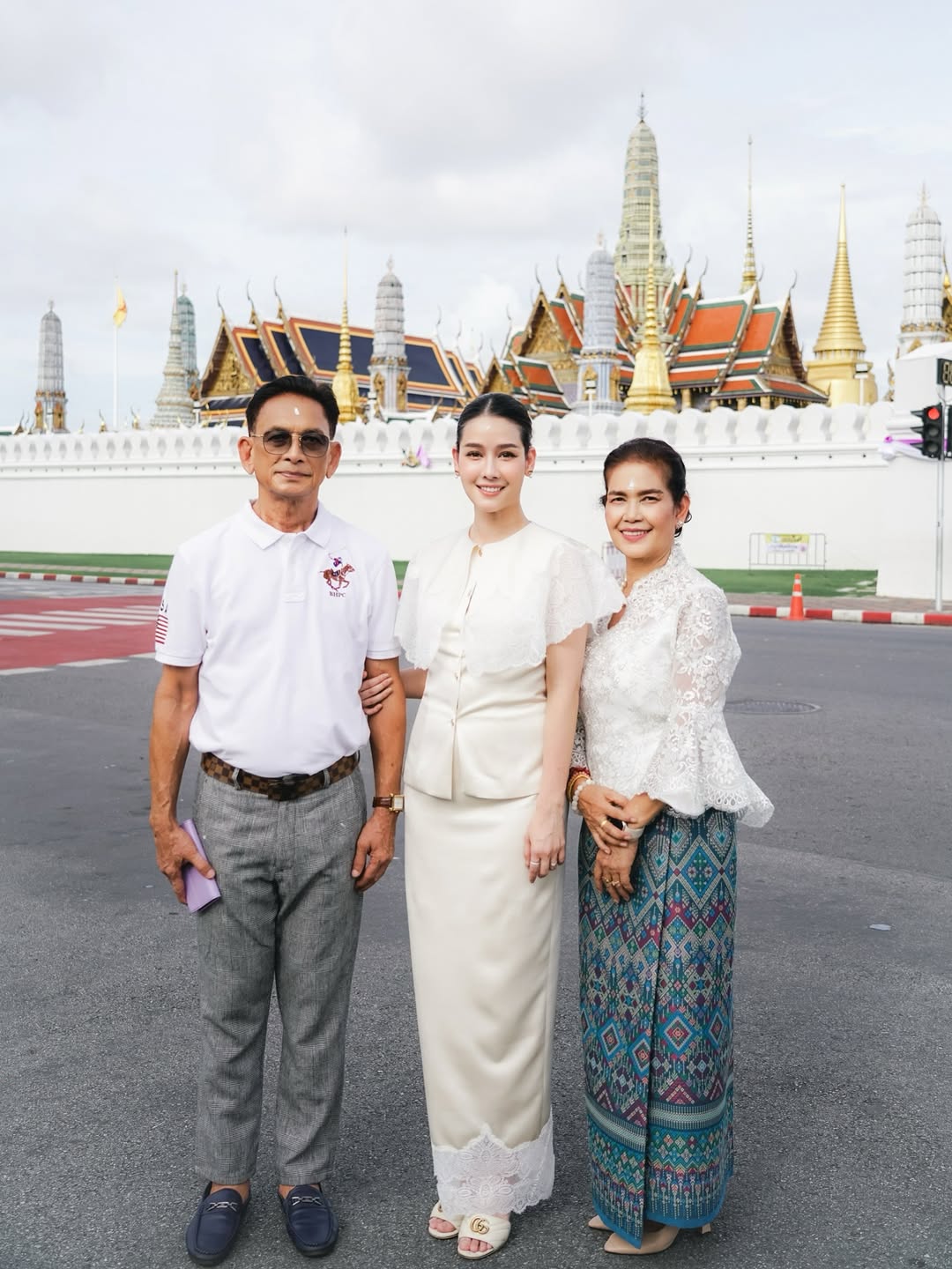 โม - อมีนา พินิจ
