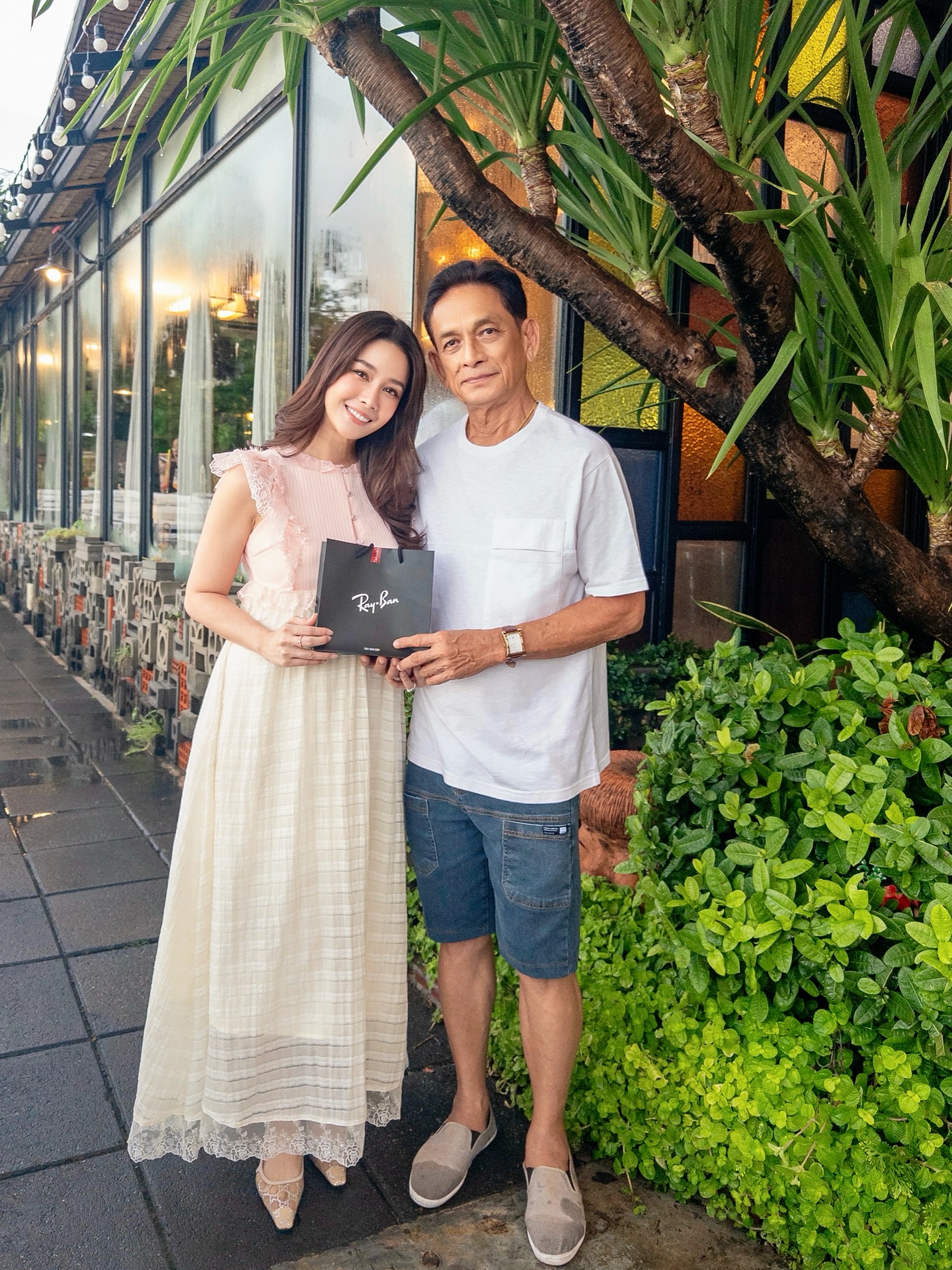 โม - อมีนา พินิจ