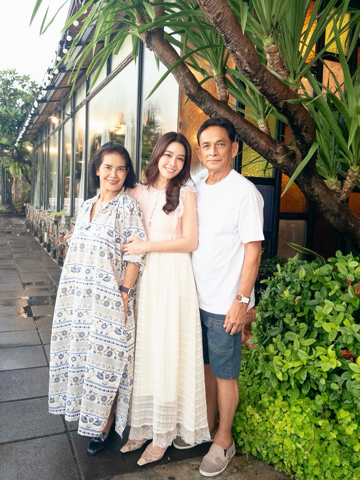 โม - อมีนา พินิจ
