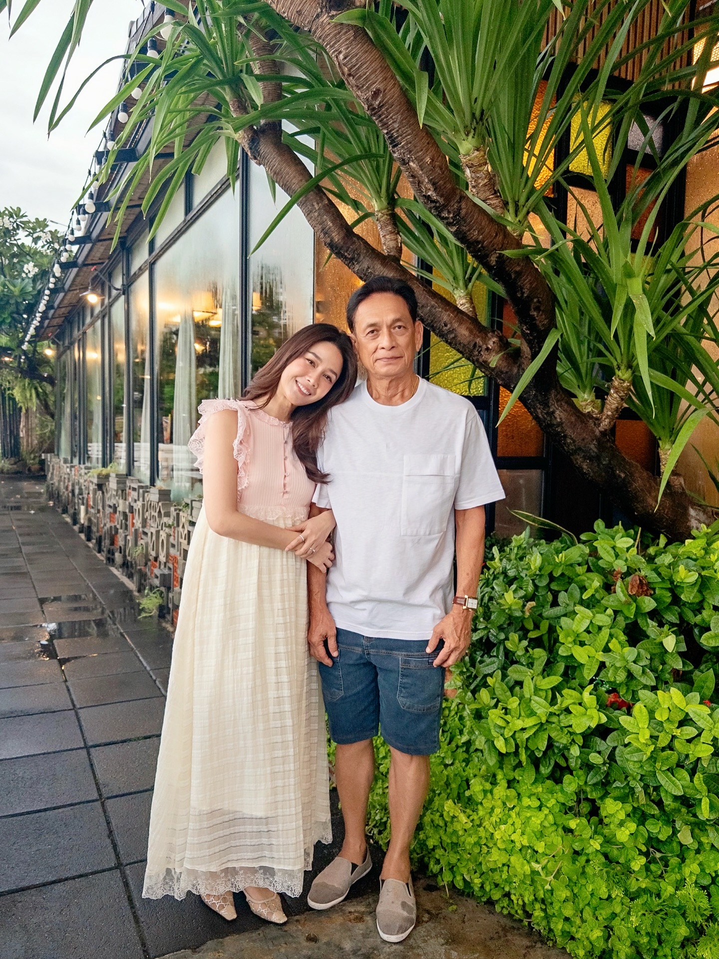 โม - อมีนา พินิจ