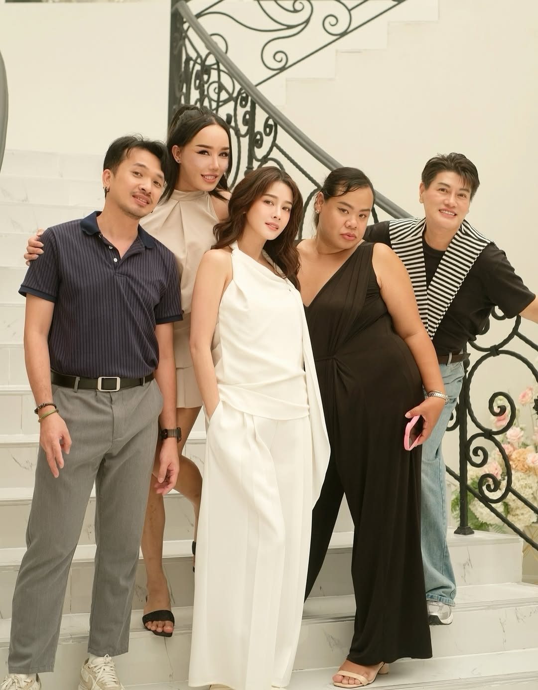 โม - อมีนา พินิจ
