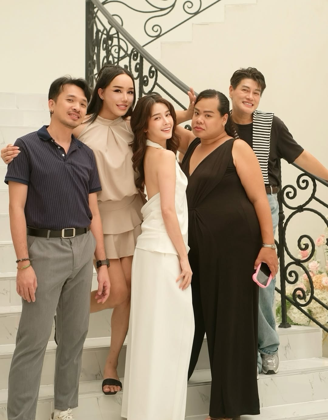โม - อมีนา พินิจ