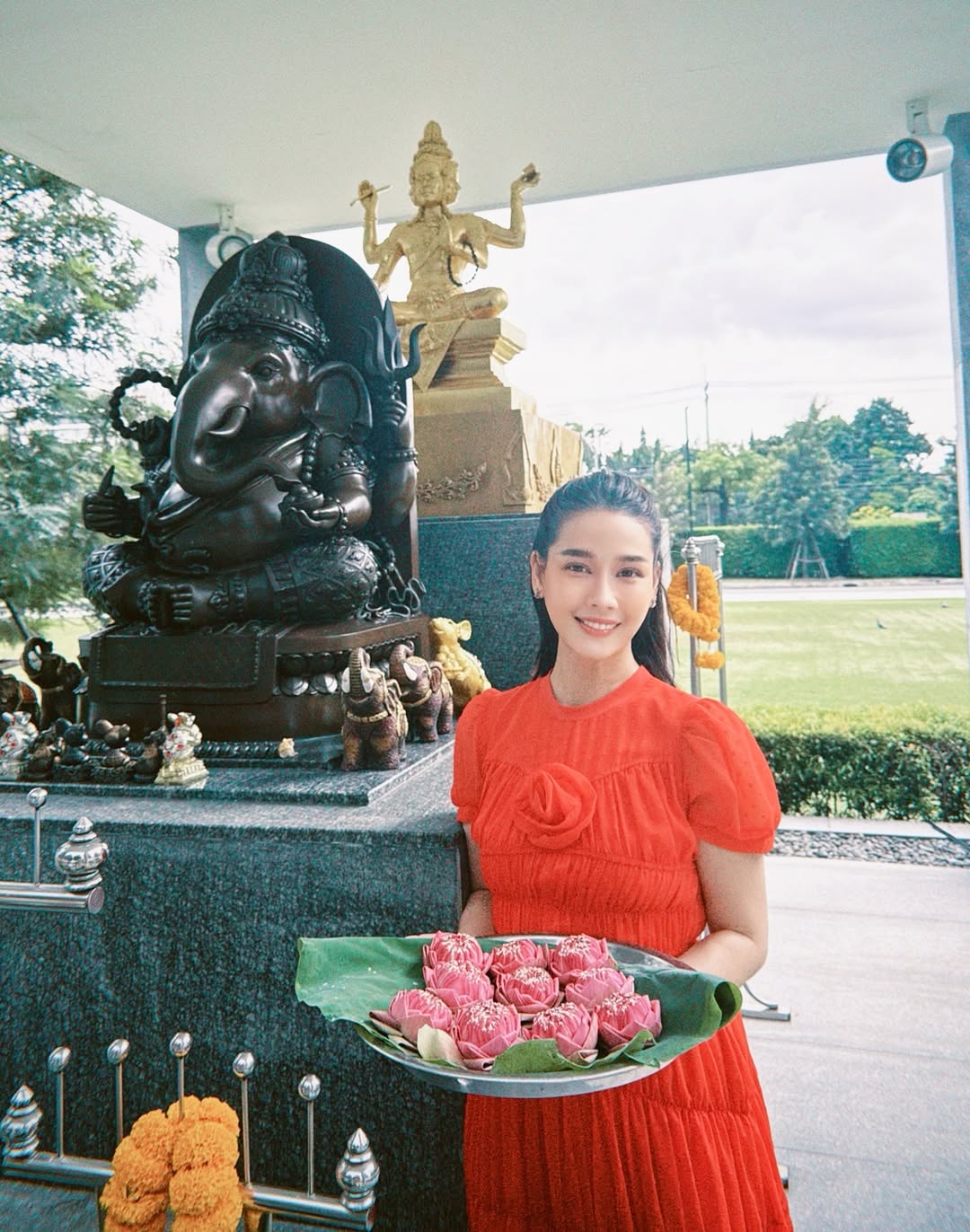 โม - อมีนา พินิจ
