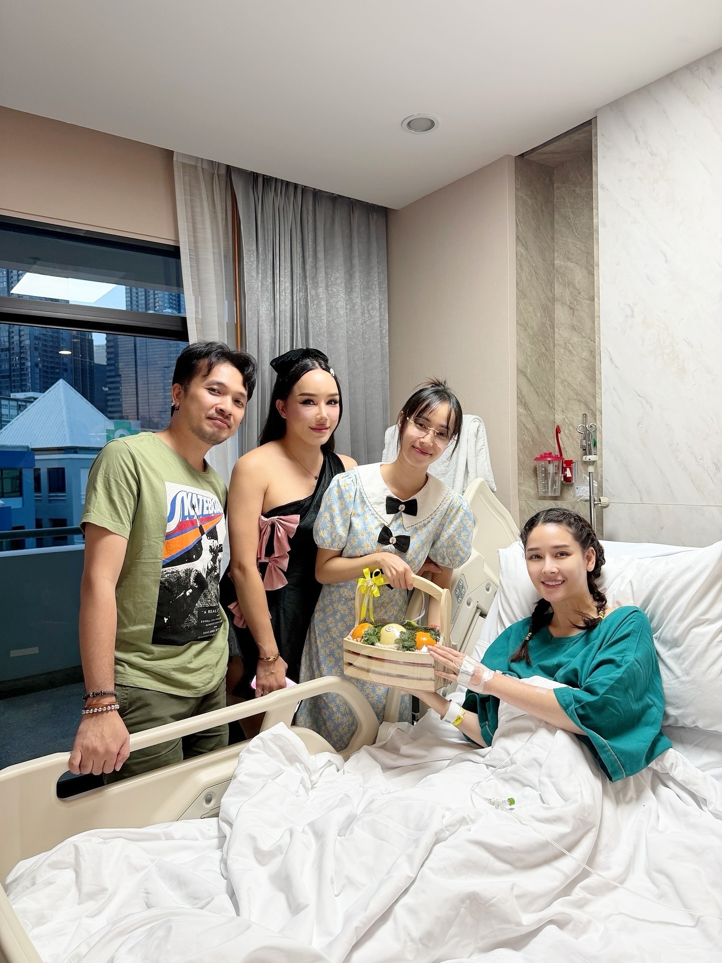 โม - อมีนา พินิจ