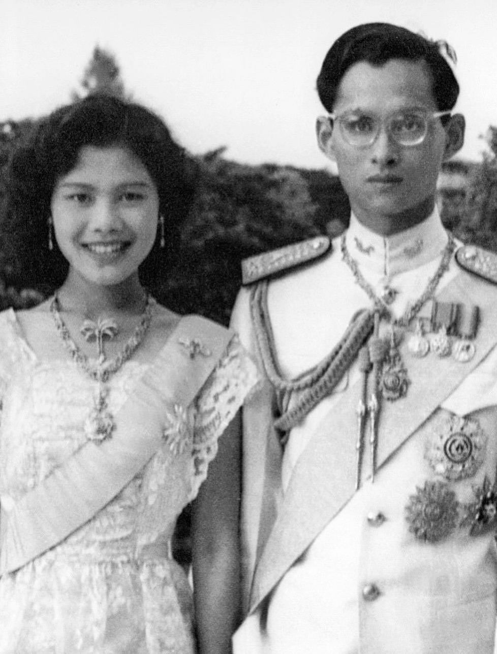 โม - อมีนา พินิจ