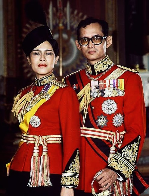 โม - อมีนา พินิจ