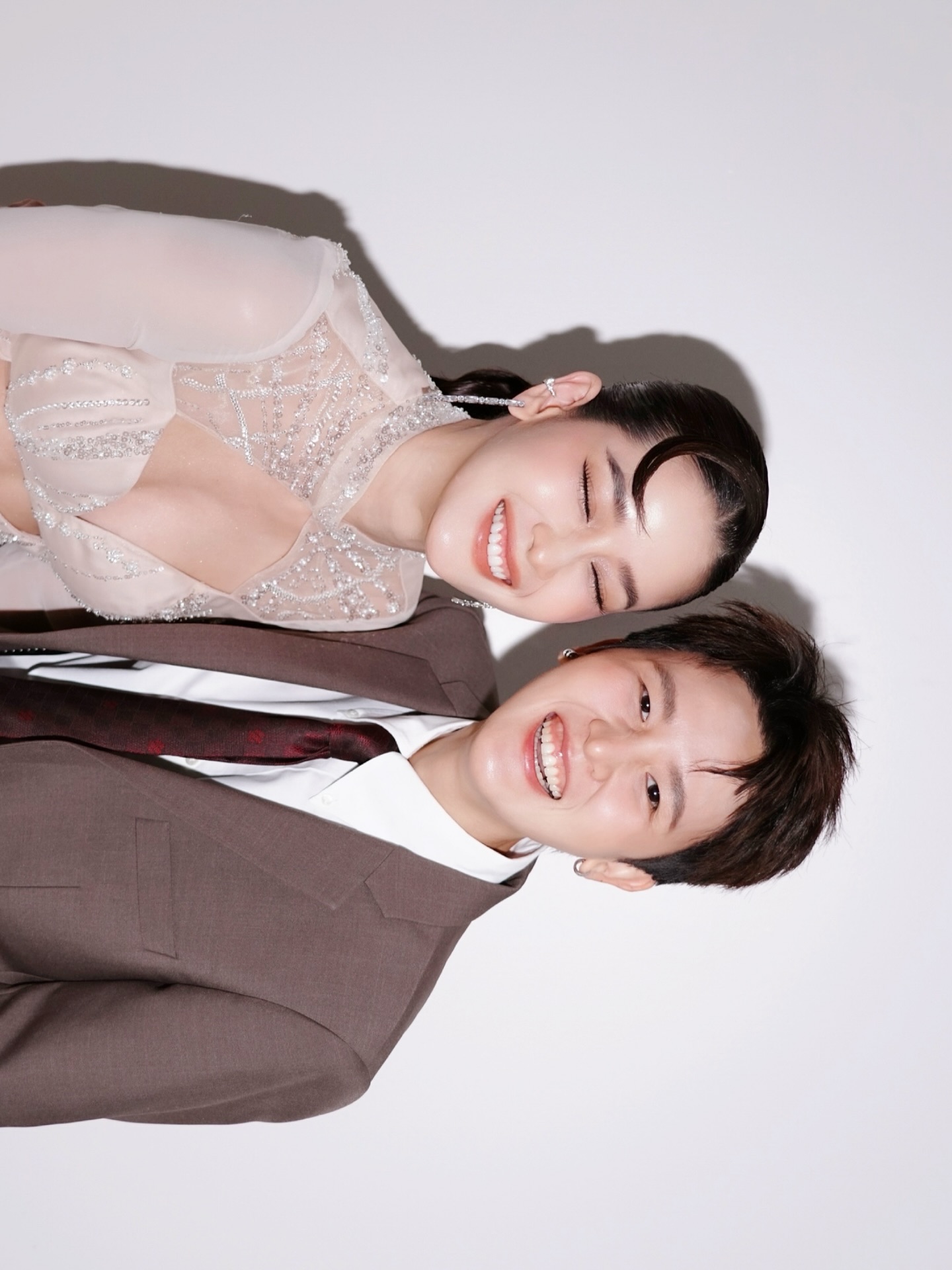 โม - อมีนา พินิจ