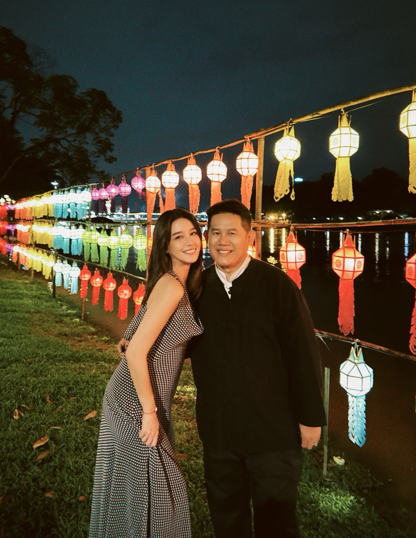 โม - อมีนา พินิจ