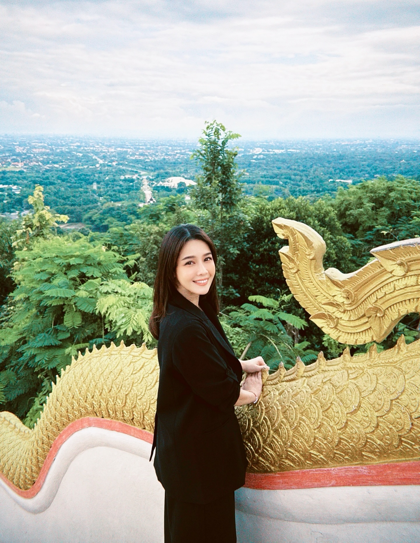 โม - อมีนา พินิจ