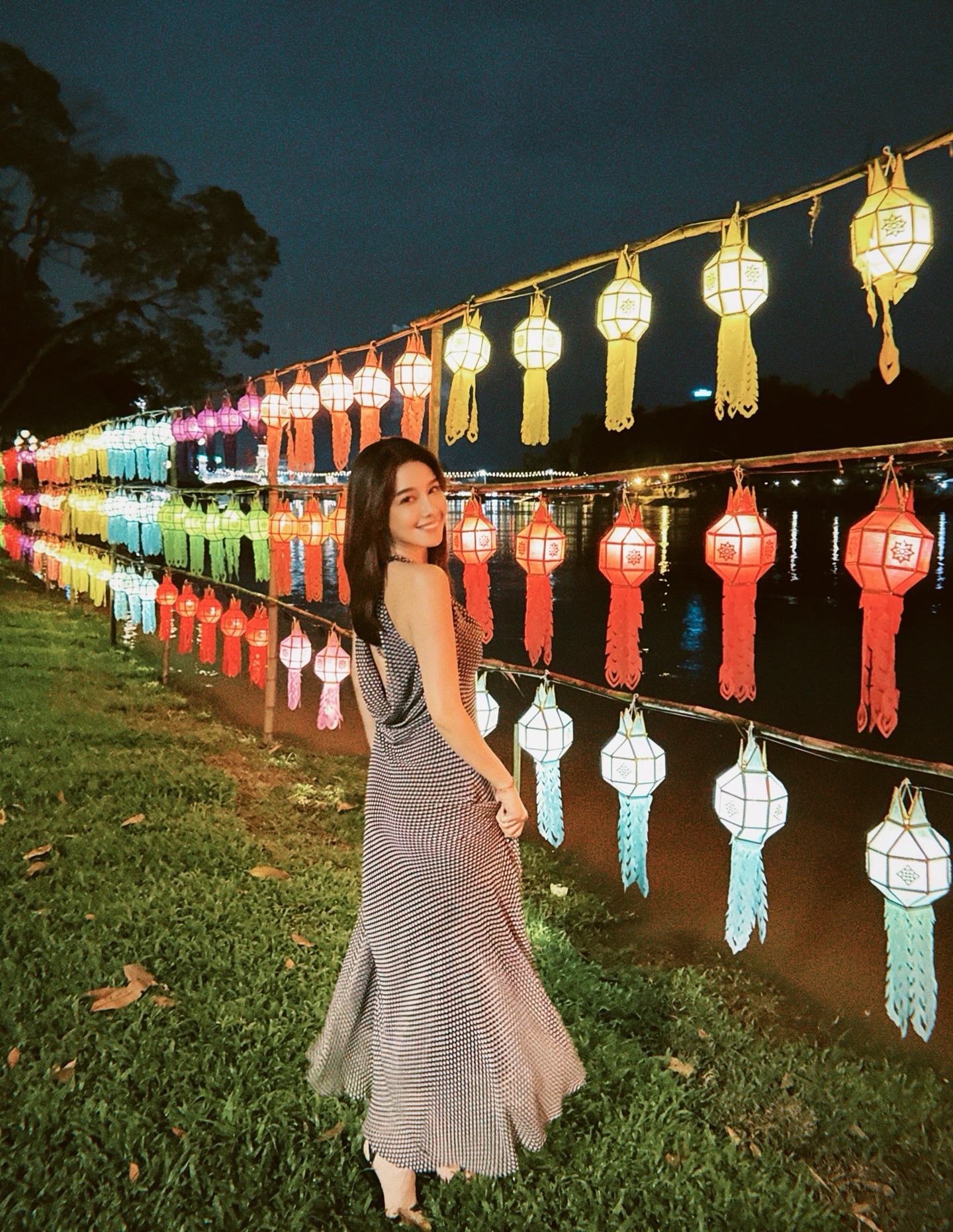 โม - อมีนา พินิจ