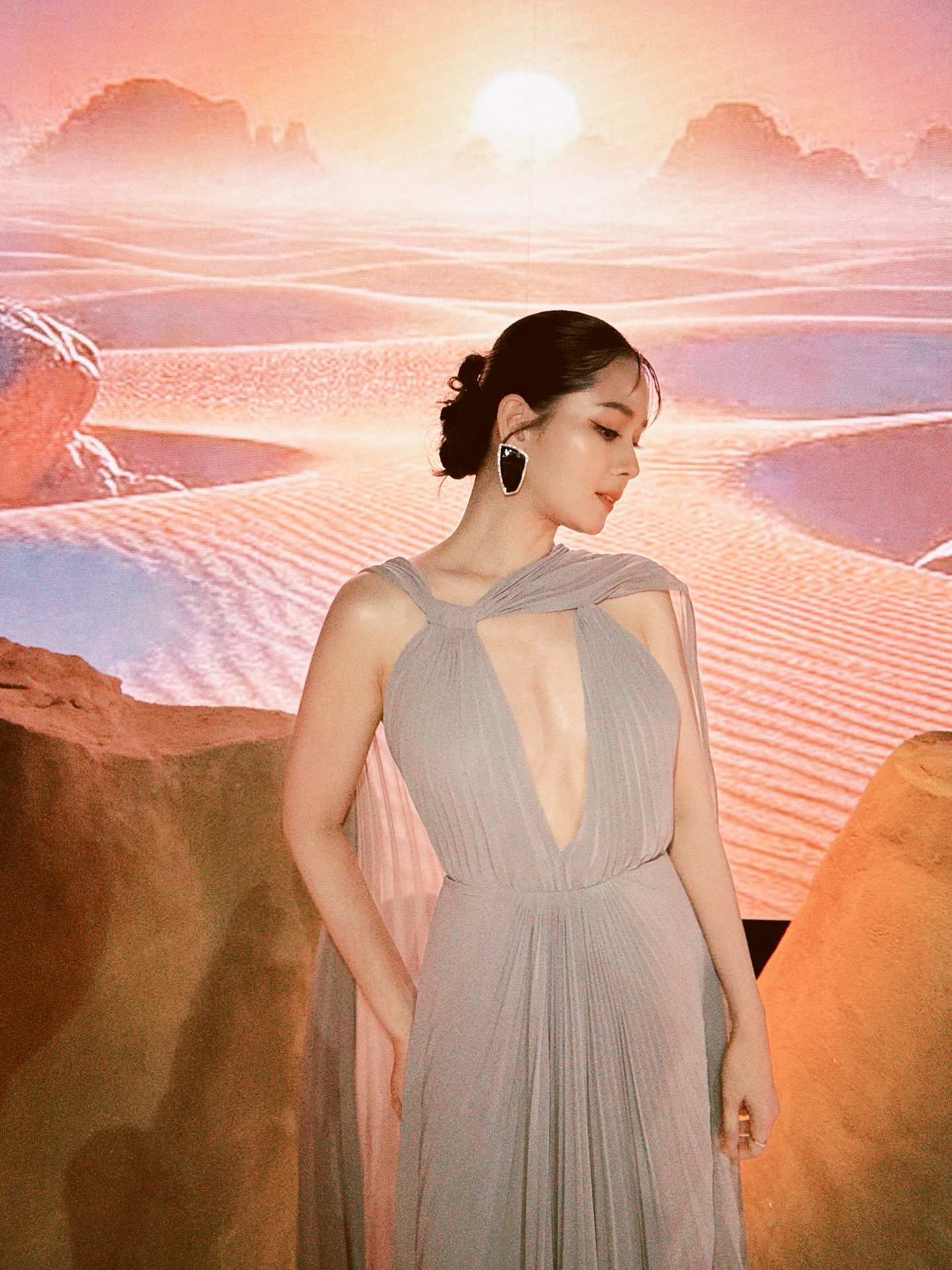 โม - อมีนา พินิจ