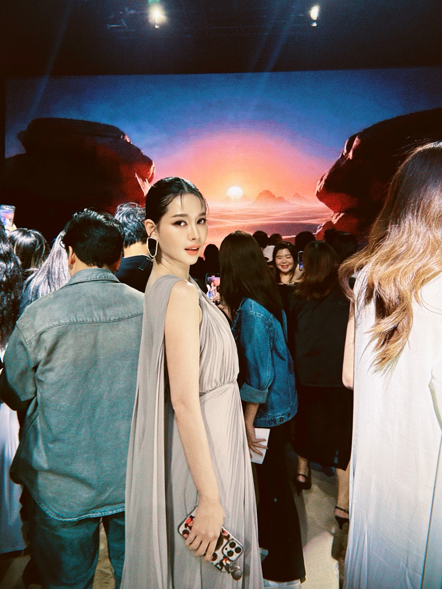 โม - อมีนา พินิจ