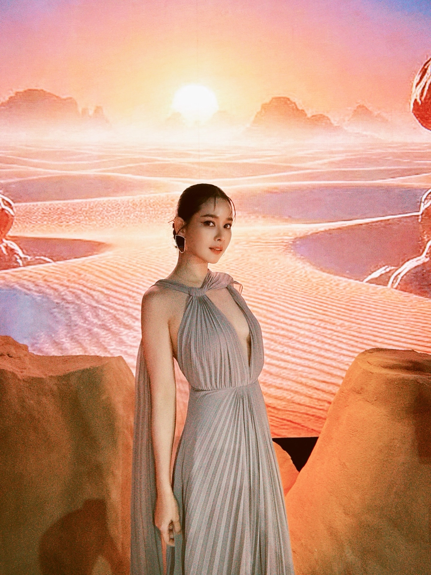 โม - อมีนา พินิจ