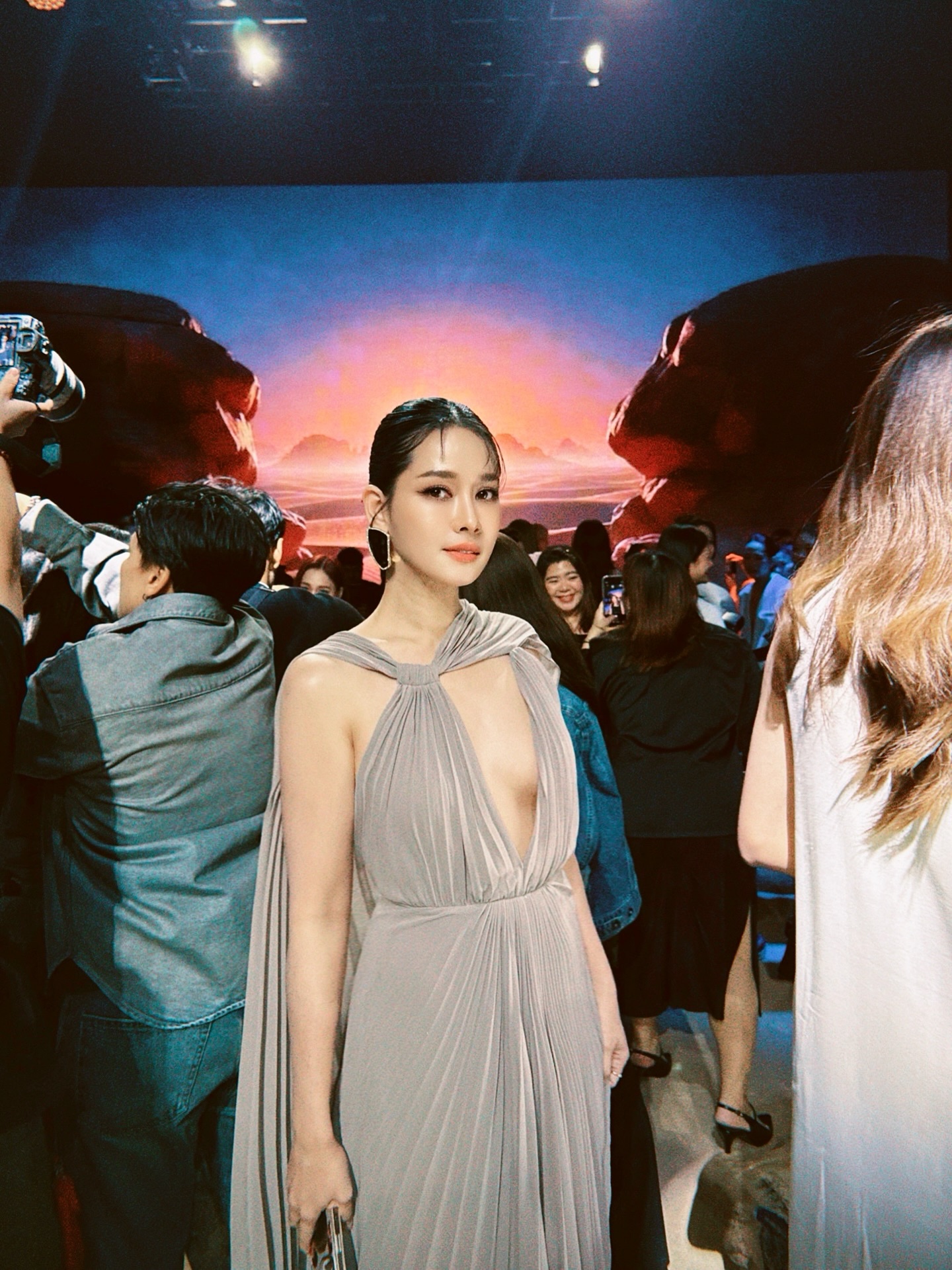 โม - อมีนา พินิจ