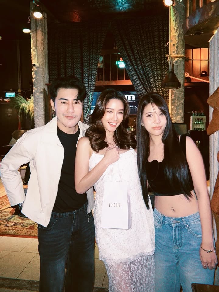 โม - อมีนา พินิจ