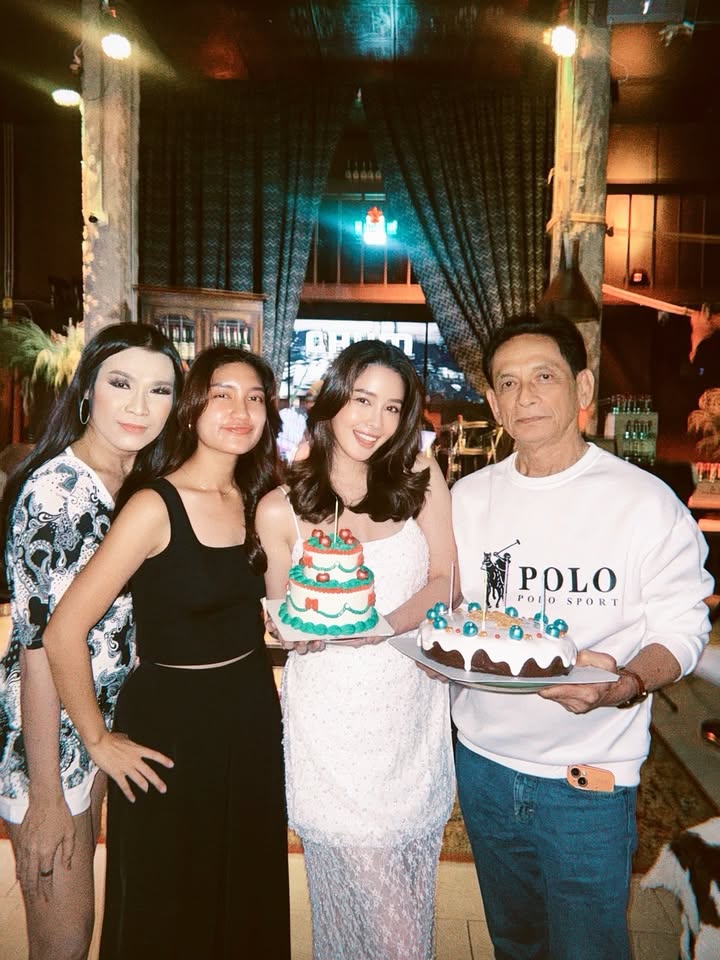 โม - อมีนา พินิจ