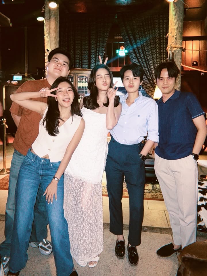 โม - อมีนา พินิจ