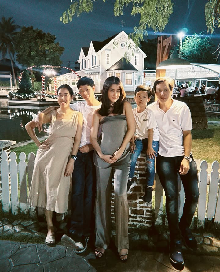 โม - อมีนา พินิจ