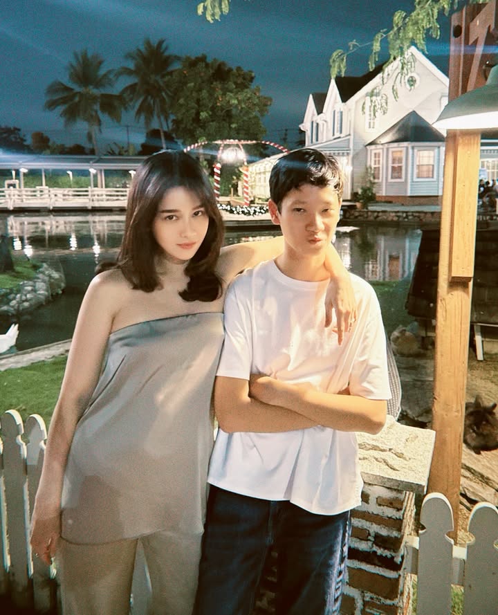 โม - อมีนา พินิจ