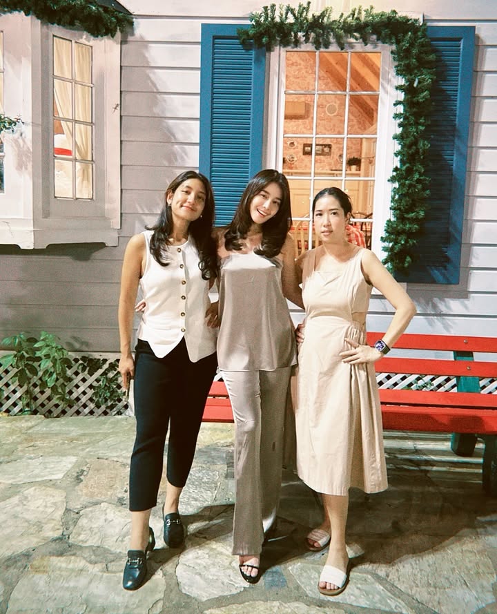 โม - อมีนา พินิจ