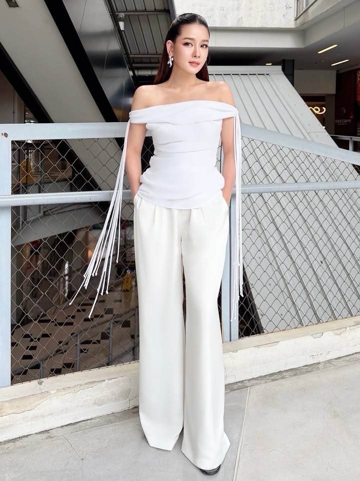 โม - อมีนา พินิจ