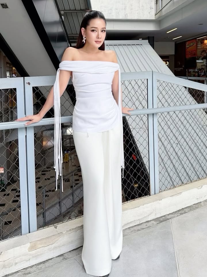 โม - อมีนา พินิจ