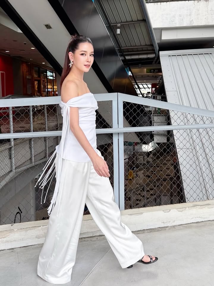 โม - อมีนา พินิจ