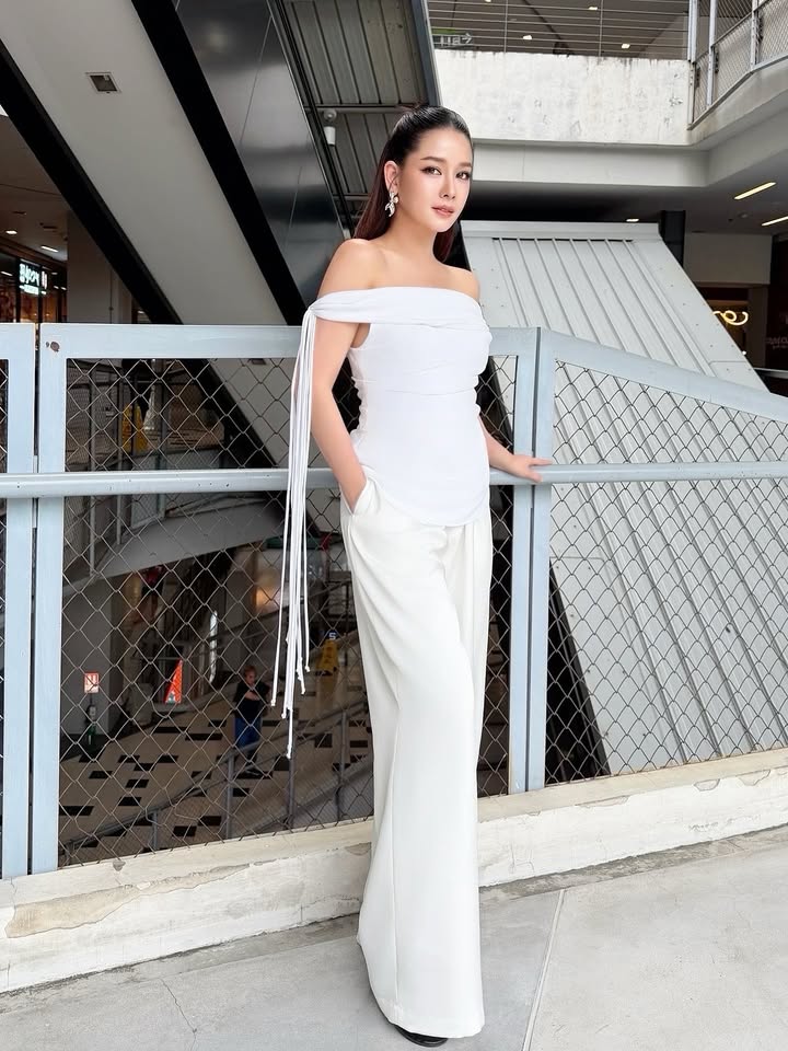 โม - อมีนา พินิจ