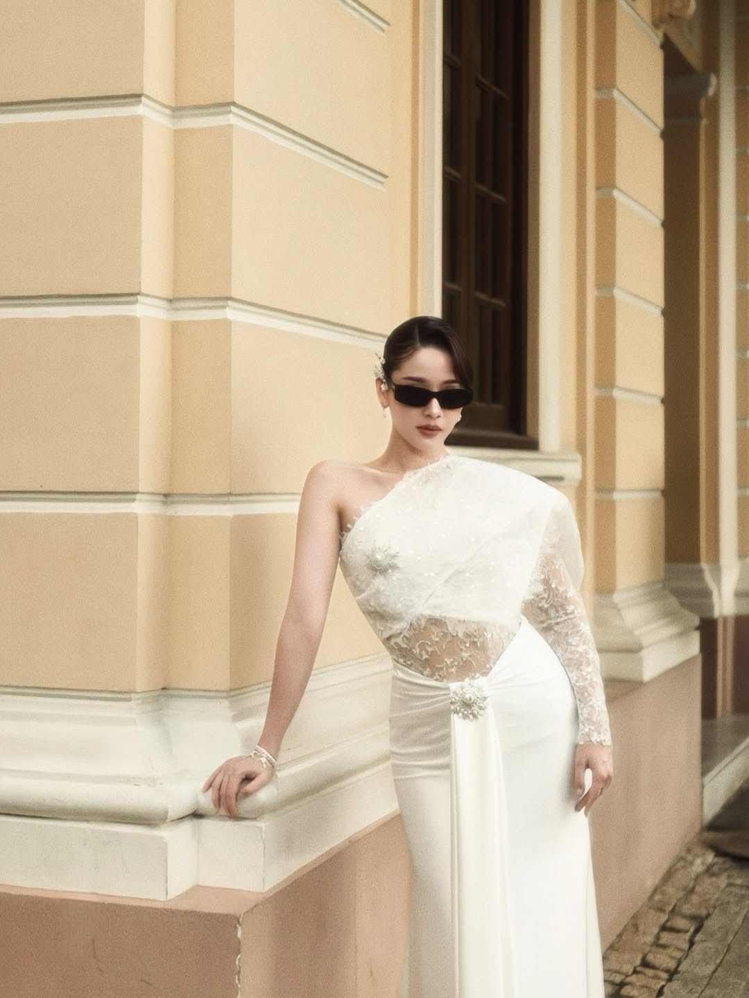 โม - อมีนา พินิจ