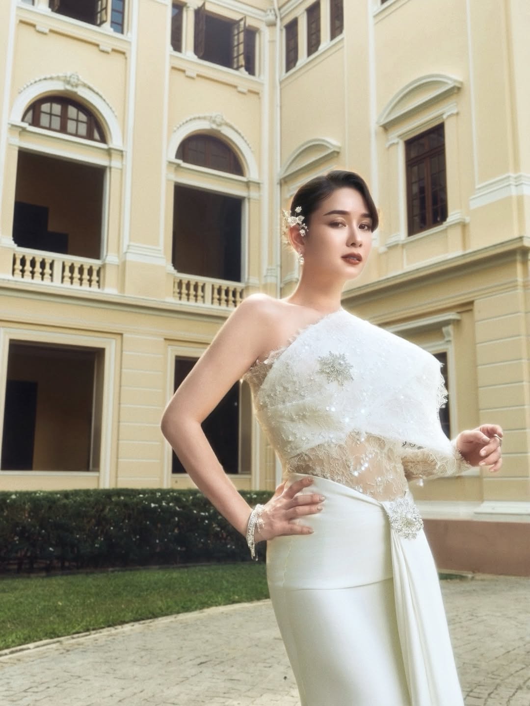 โม - อมีนา พินิจ