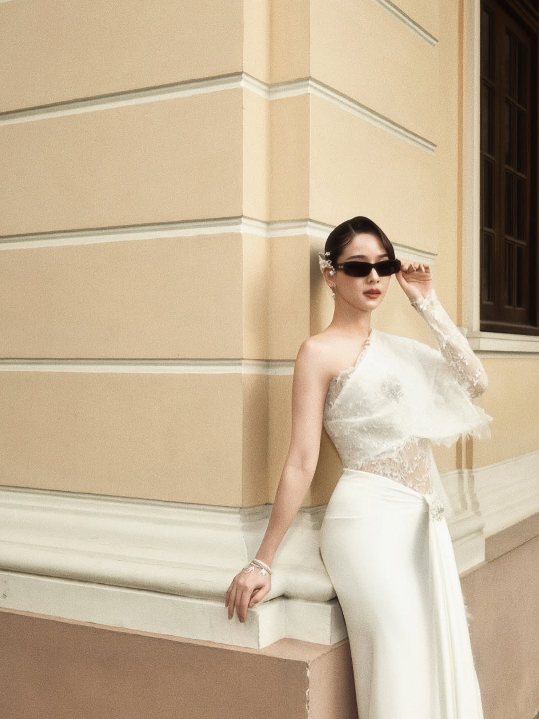 โม - อมีนา พินิจ