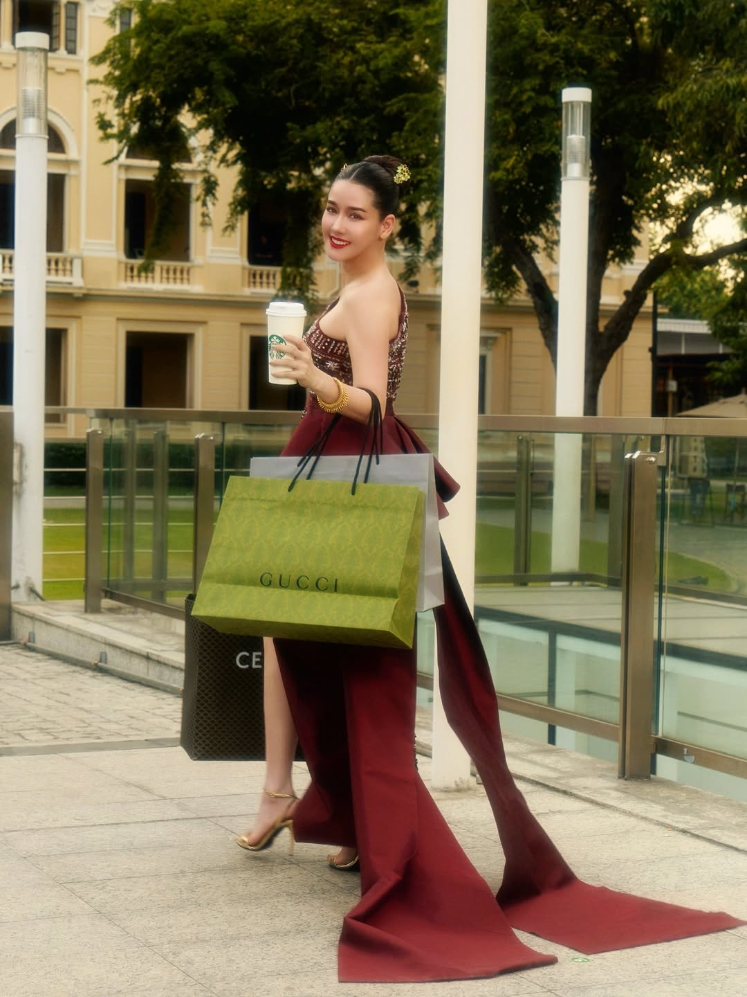 โม - อมีนา พินิจ