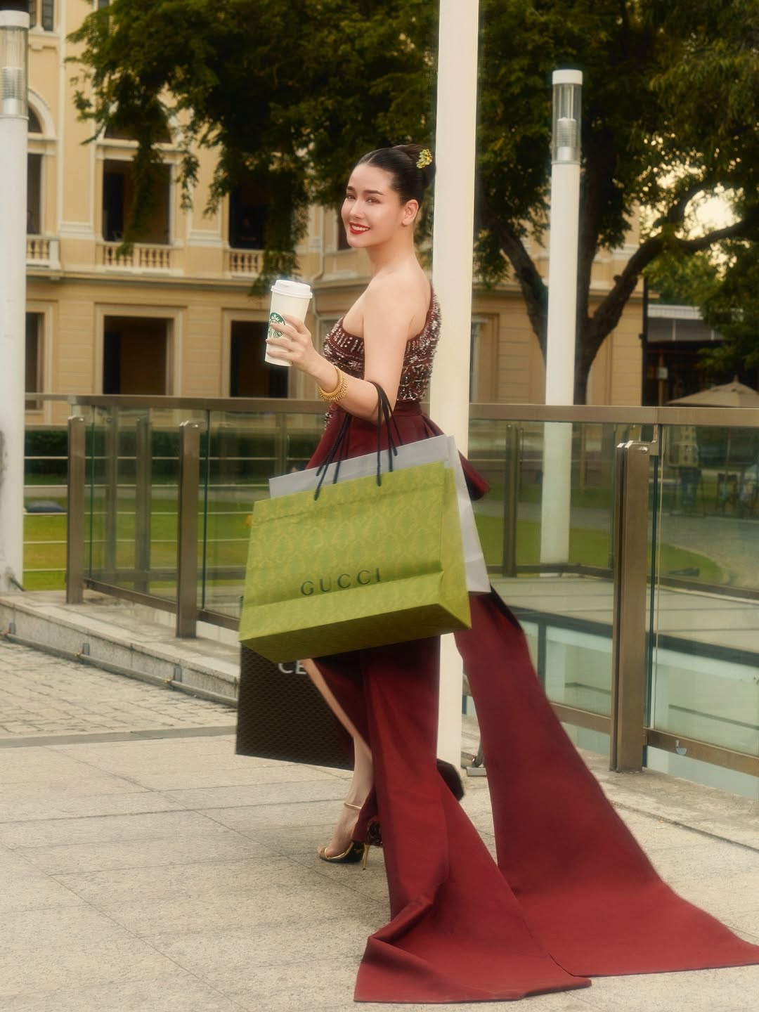 โม - อมีนา พินิจ