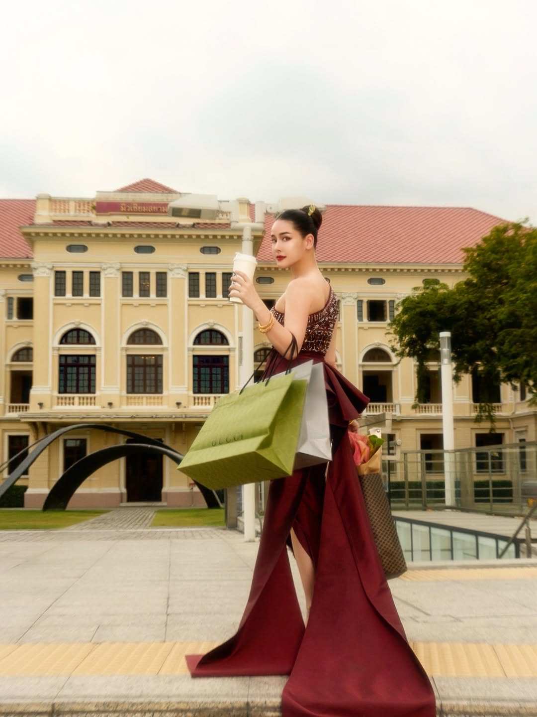 โม - อมีนา พินิจ