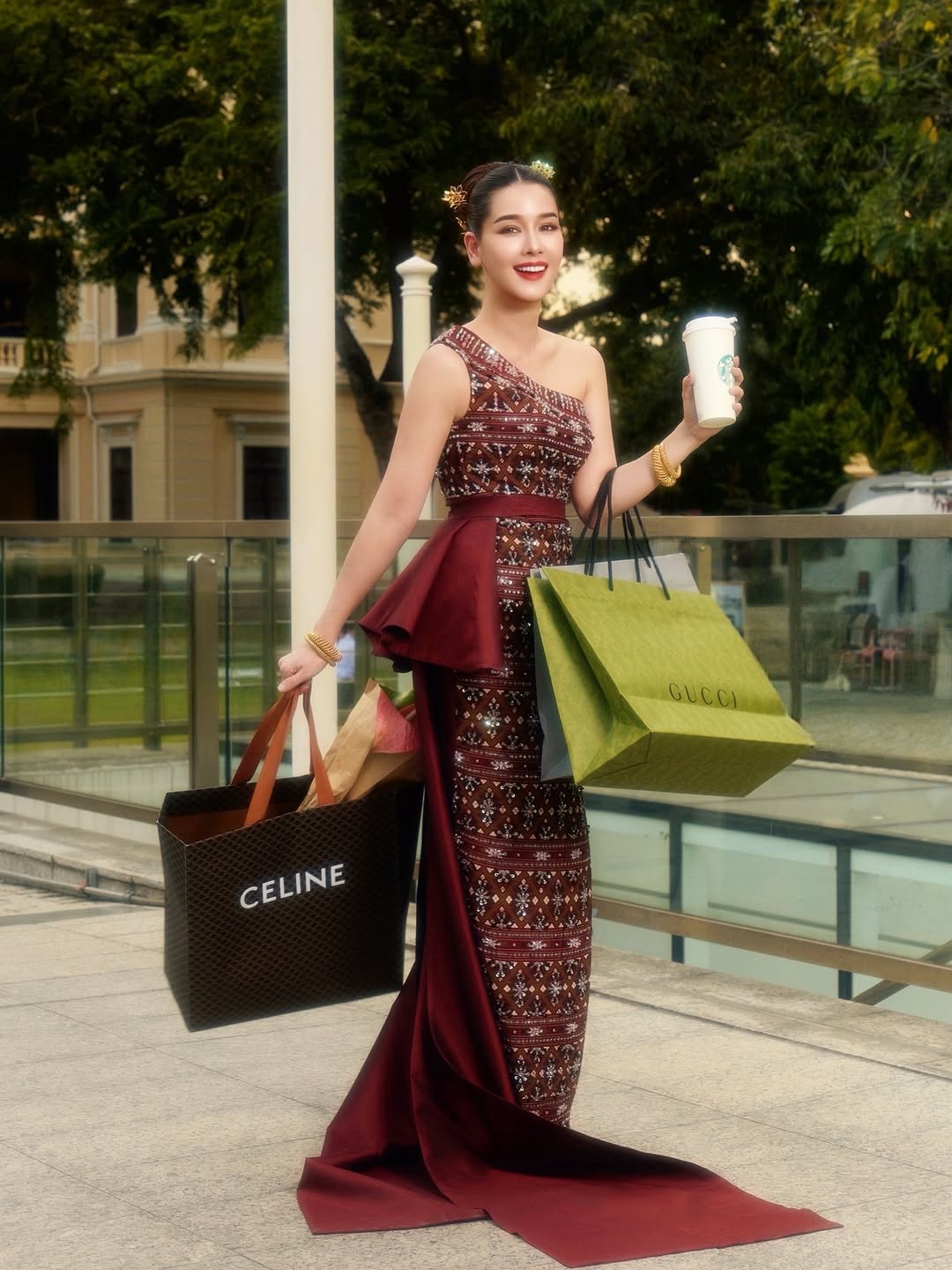 โม - อมีนา พินิจ