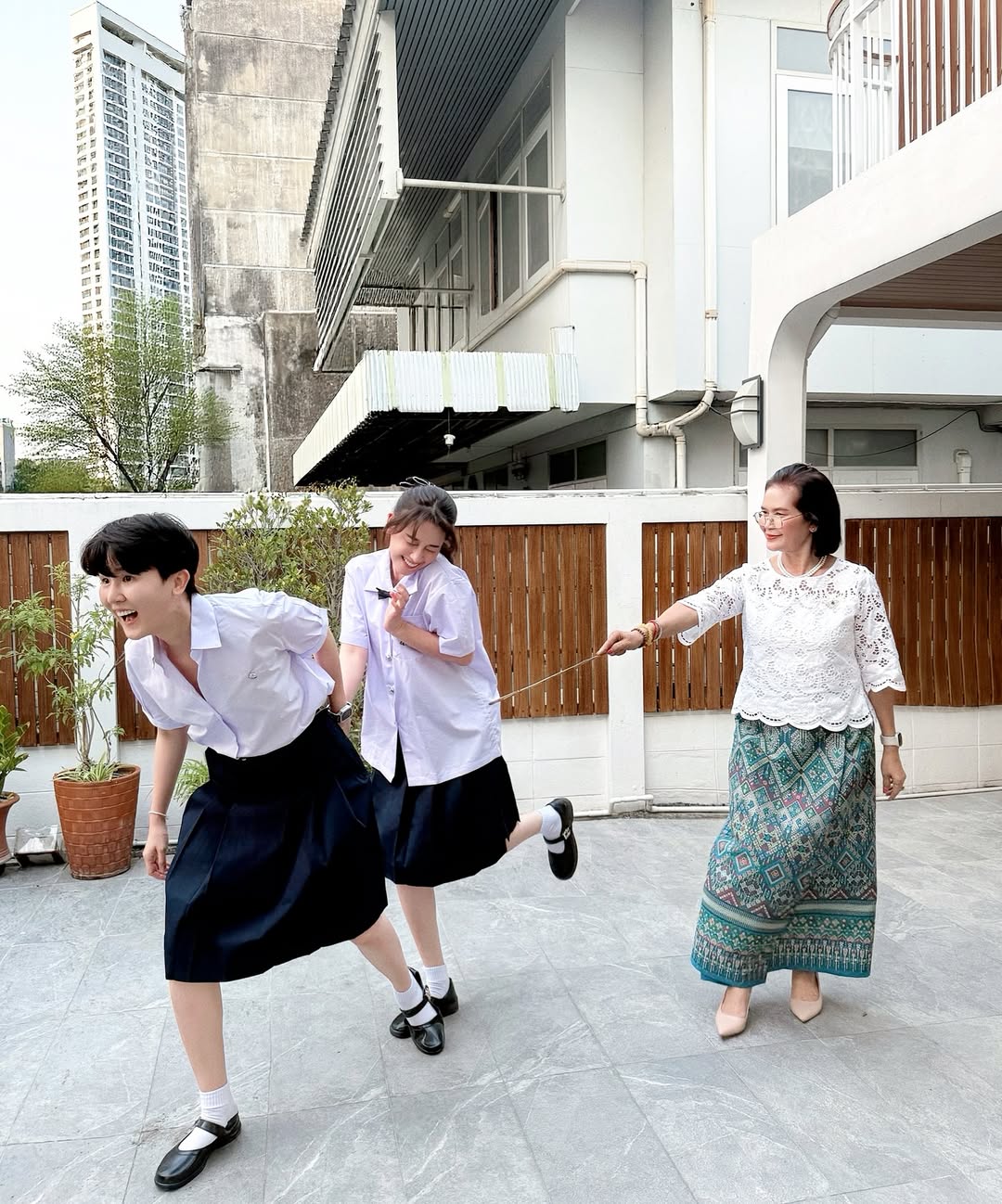 โม - อมีนา พินิจ