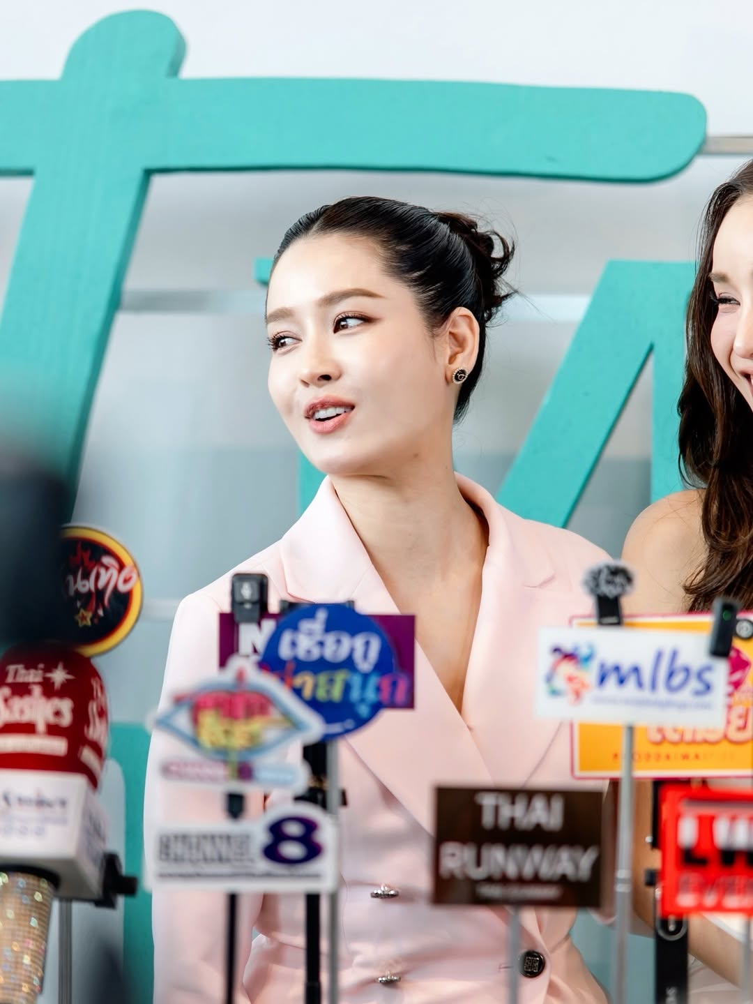 โม - อมีนา พินิจ