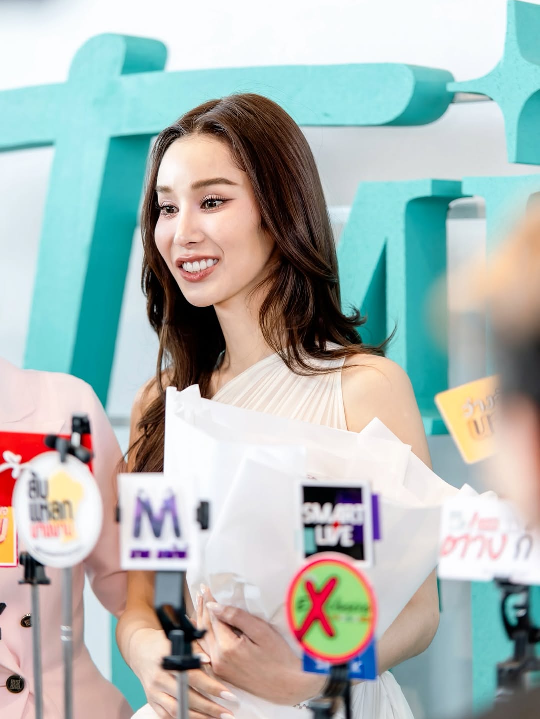 โม - อมีนา พินิจ