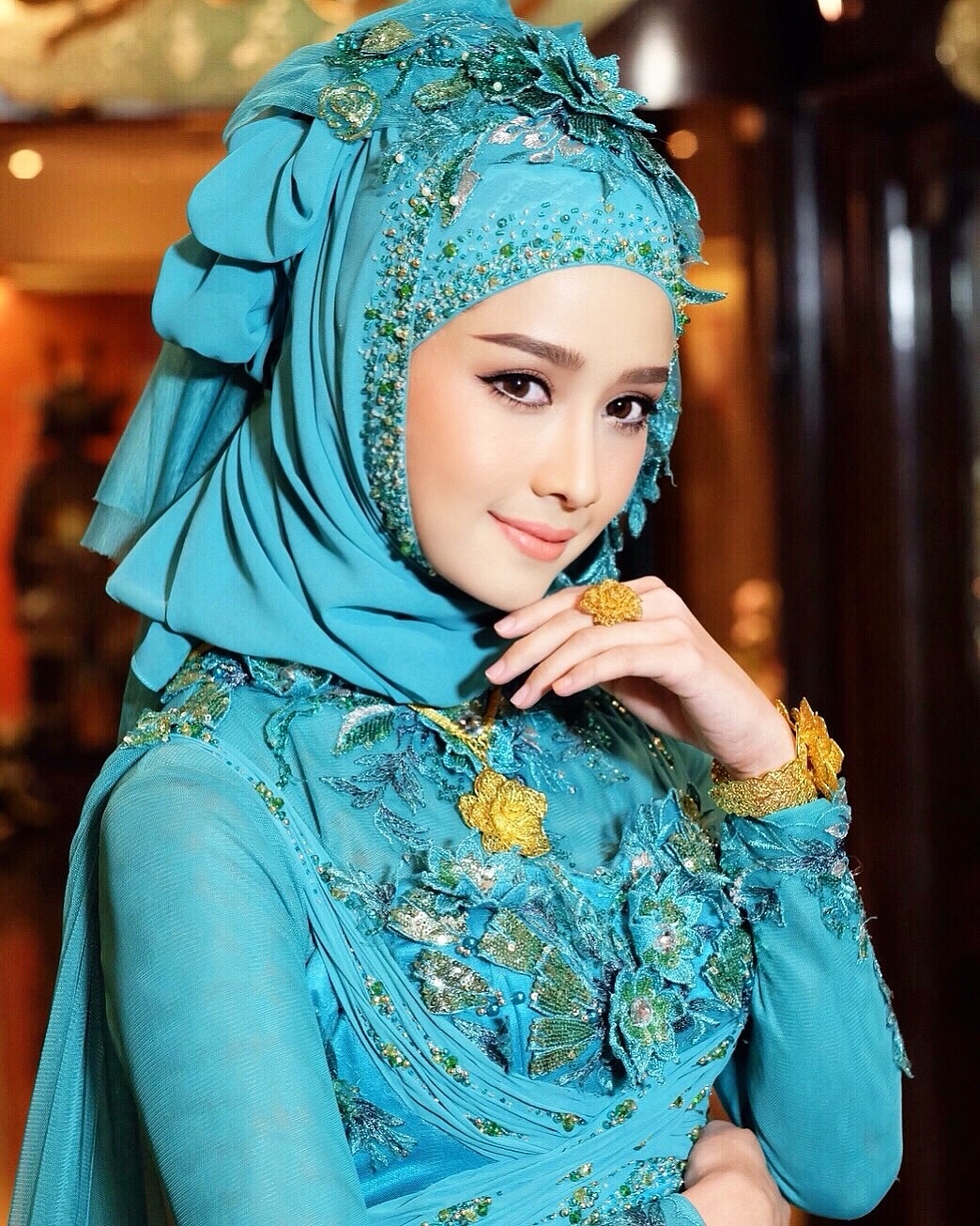 โม - อมีนา พินิจ