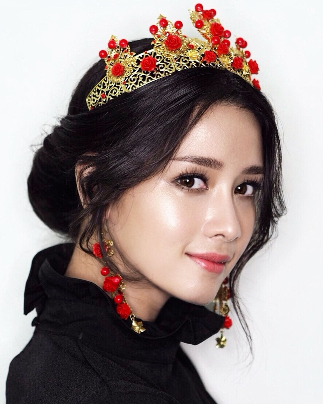 โม - อมีนา พินิจ