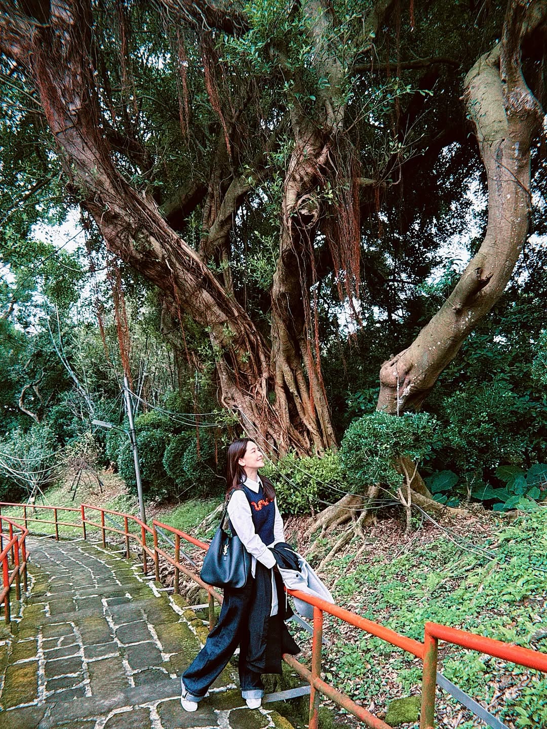 โม - อมีนา พินิจ