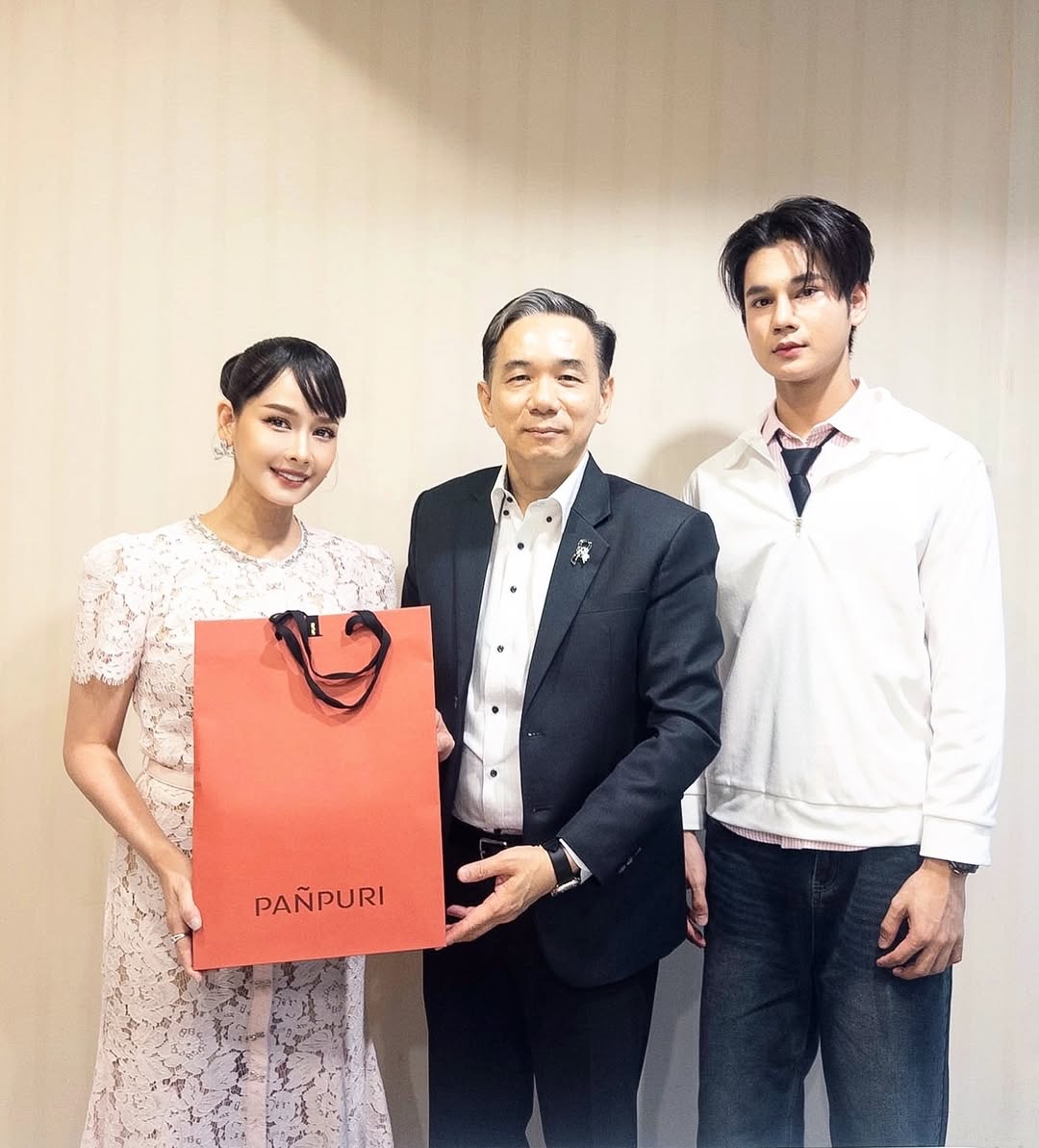 โม - อมีนา พินิจ