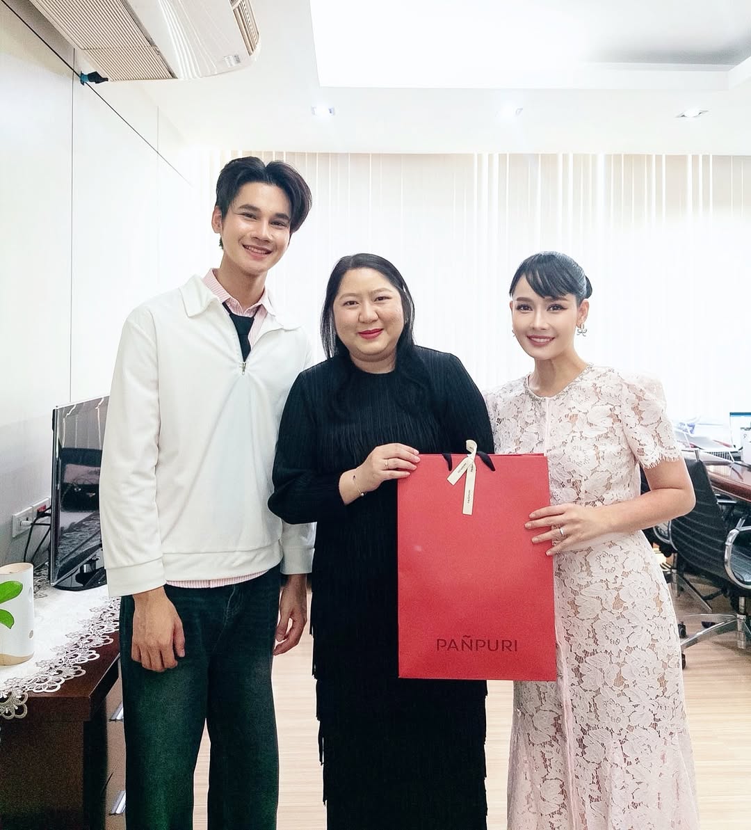 โม - อมีนา พินิจ