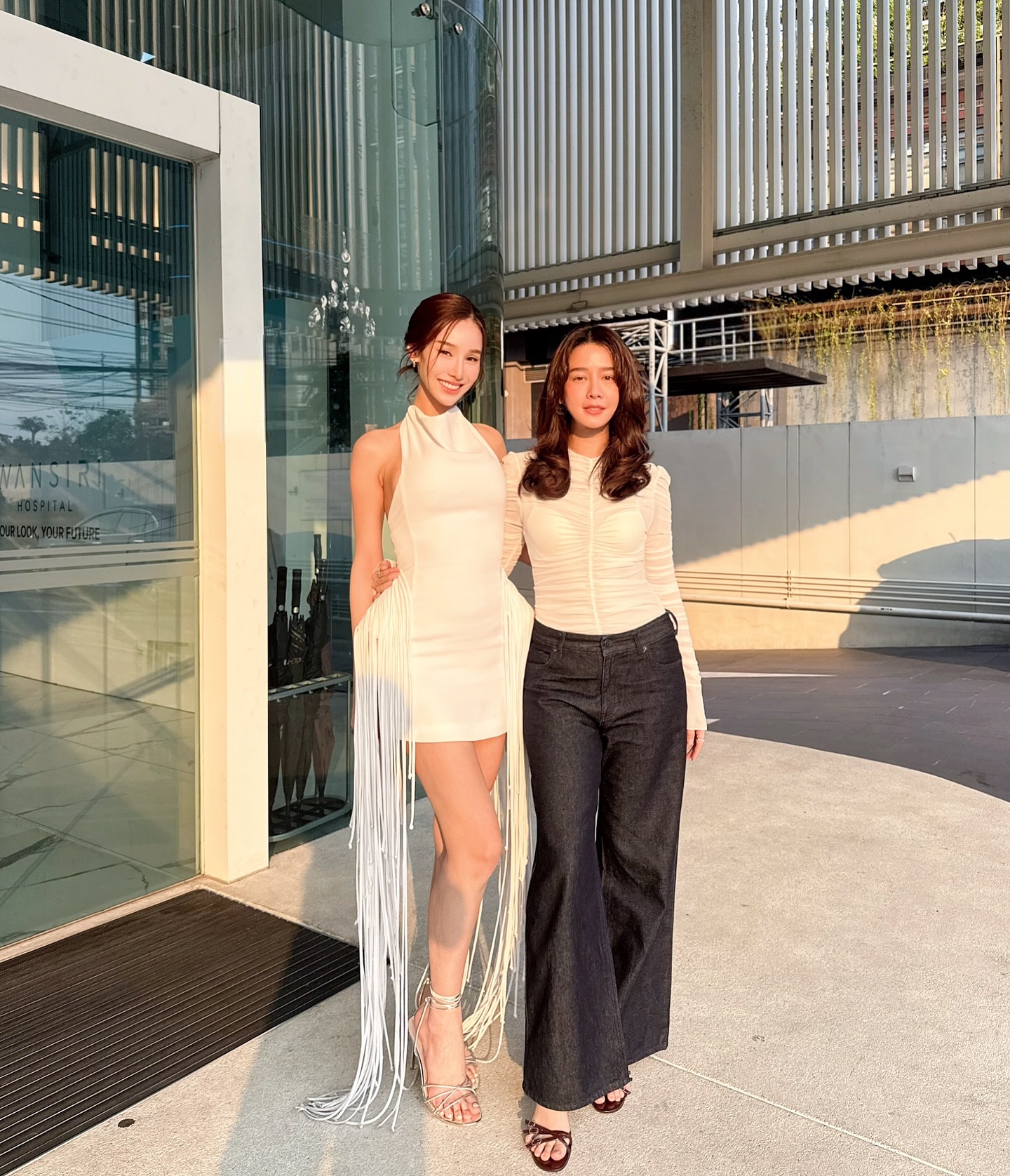 โม - อมีนา พินิจ