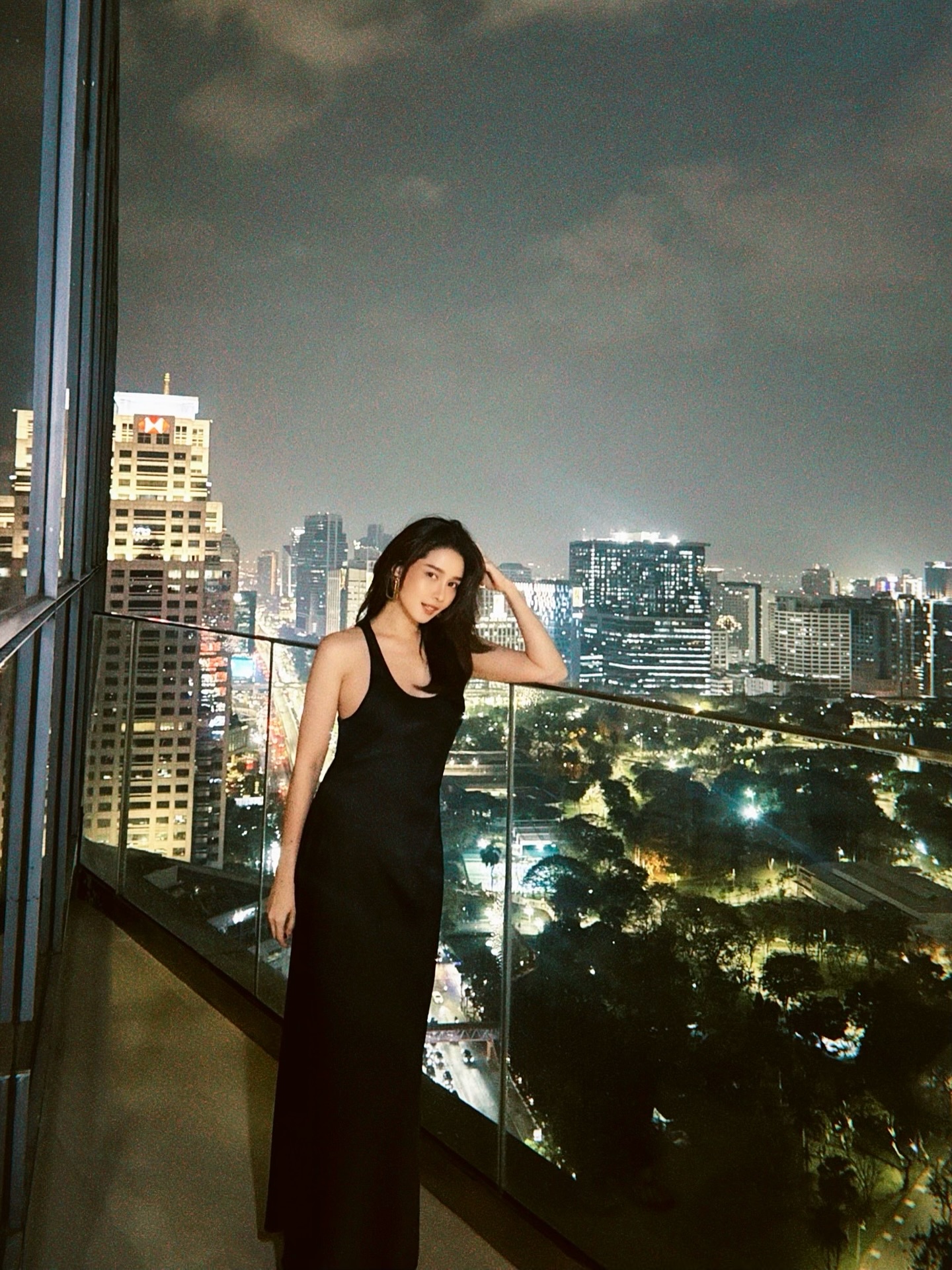 โม - อมีนา พินิจ