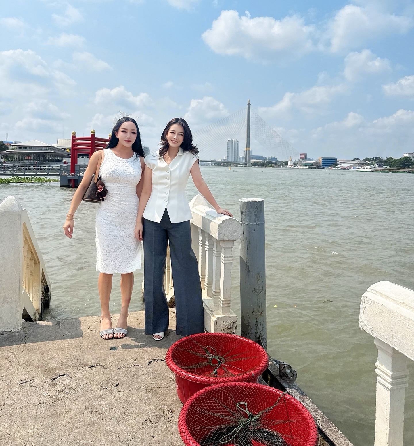 โม - อมีนา พินิจ