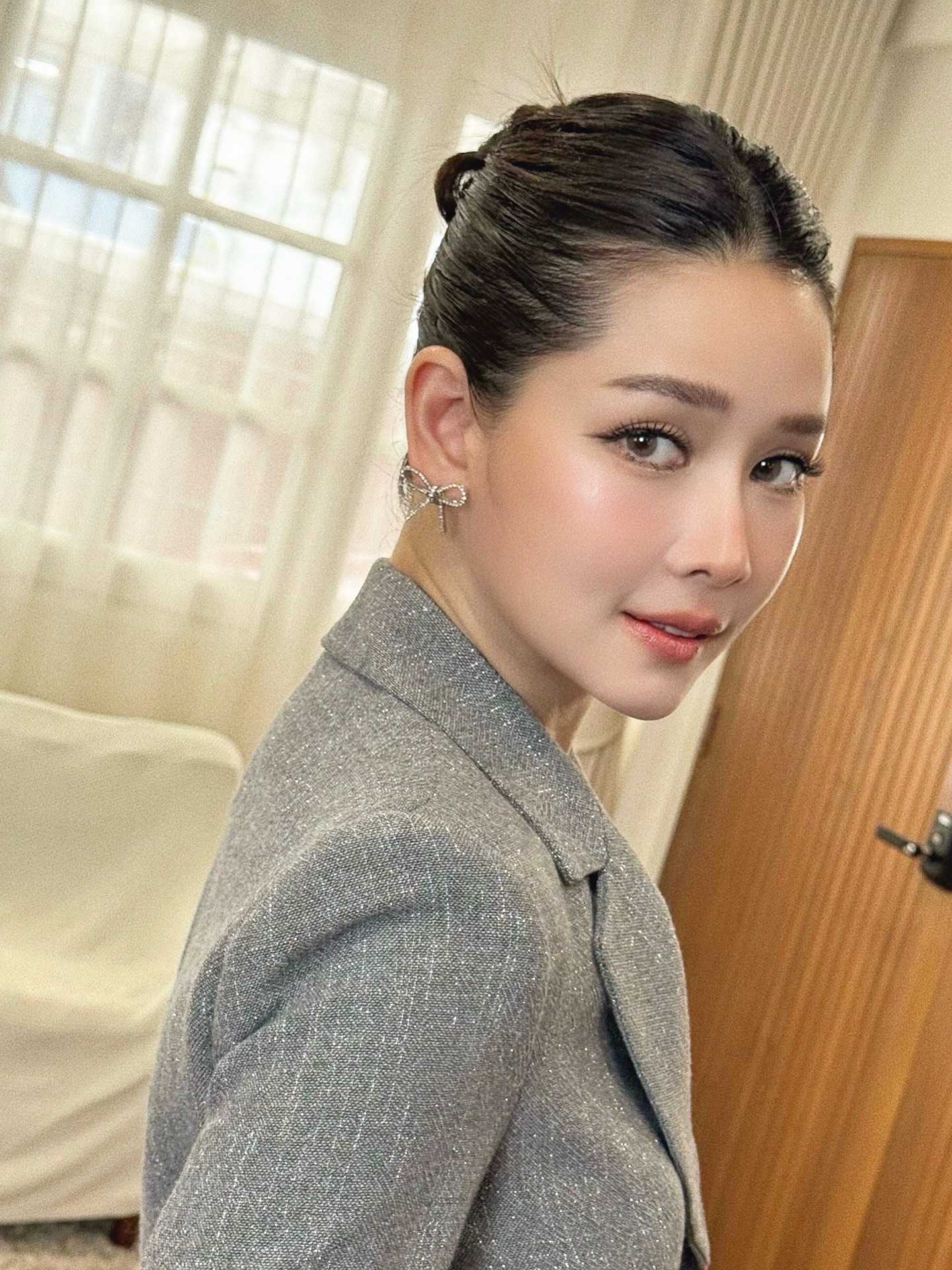 โม - อมีนา พินิจ