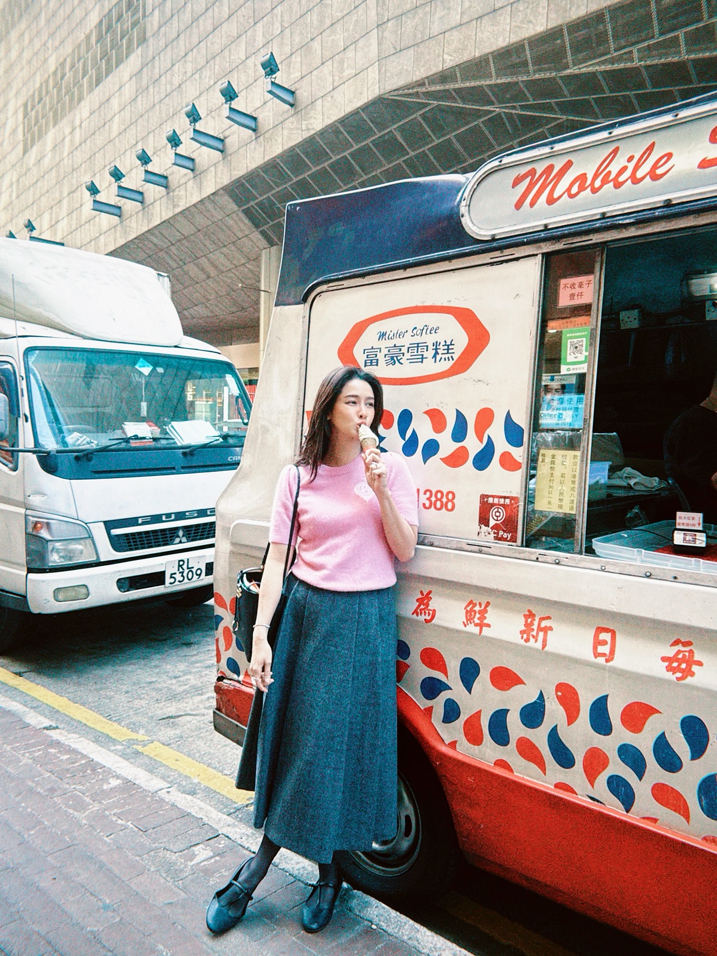 โม - อมีนา พินิจ